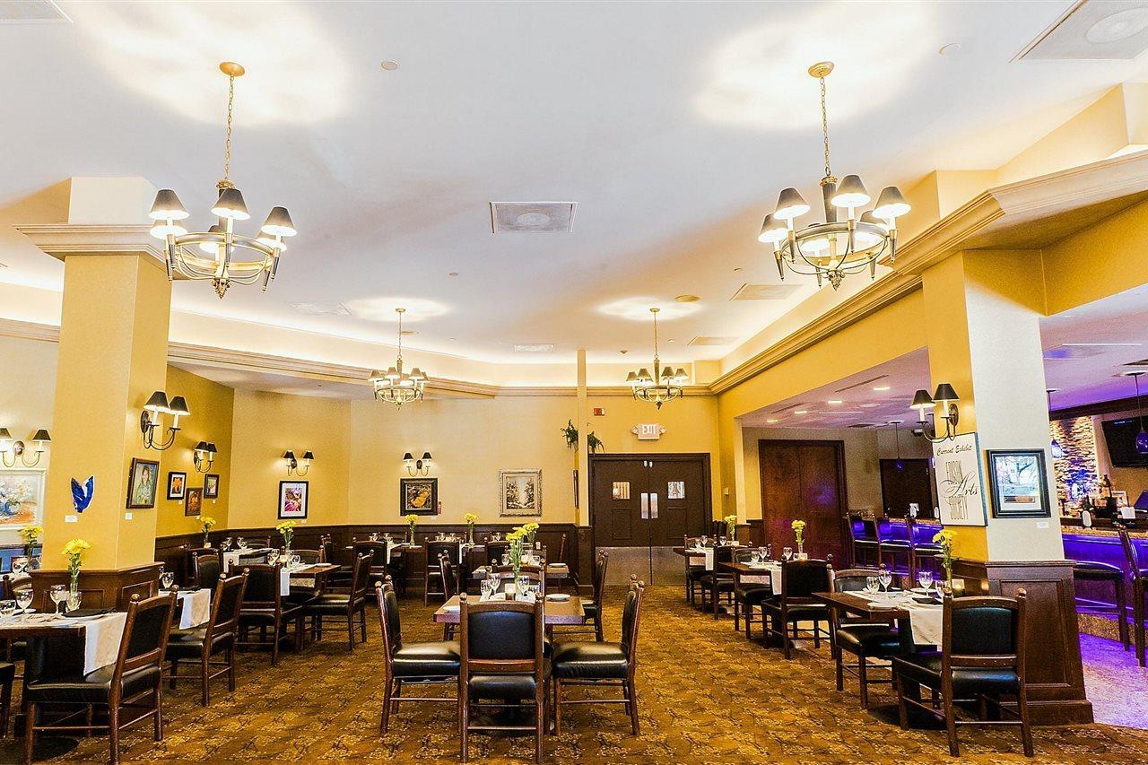 Crowne Plaza Edison By Ihg Hotel Exterior photo