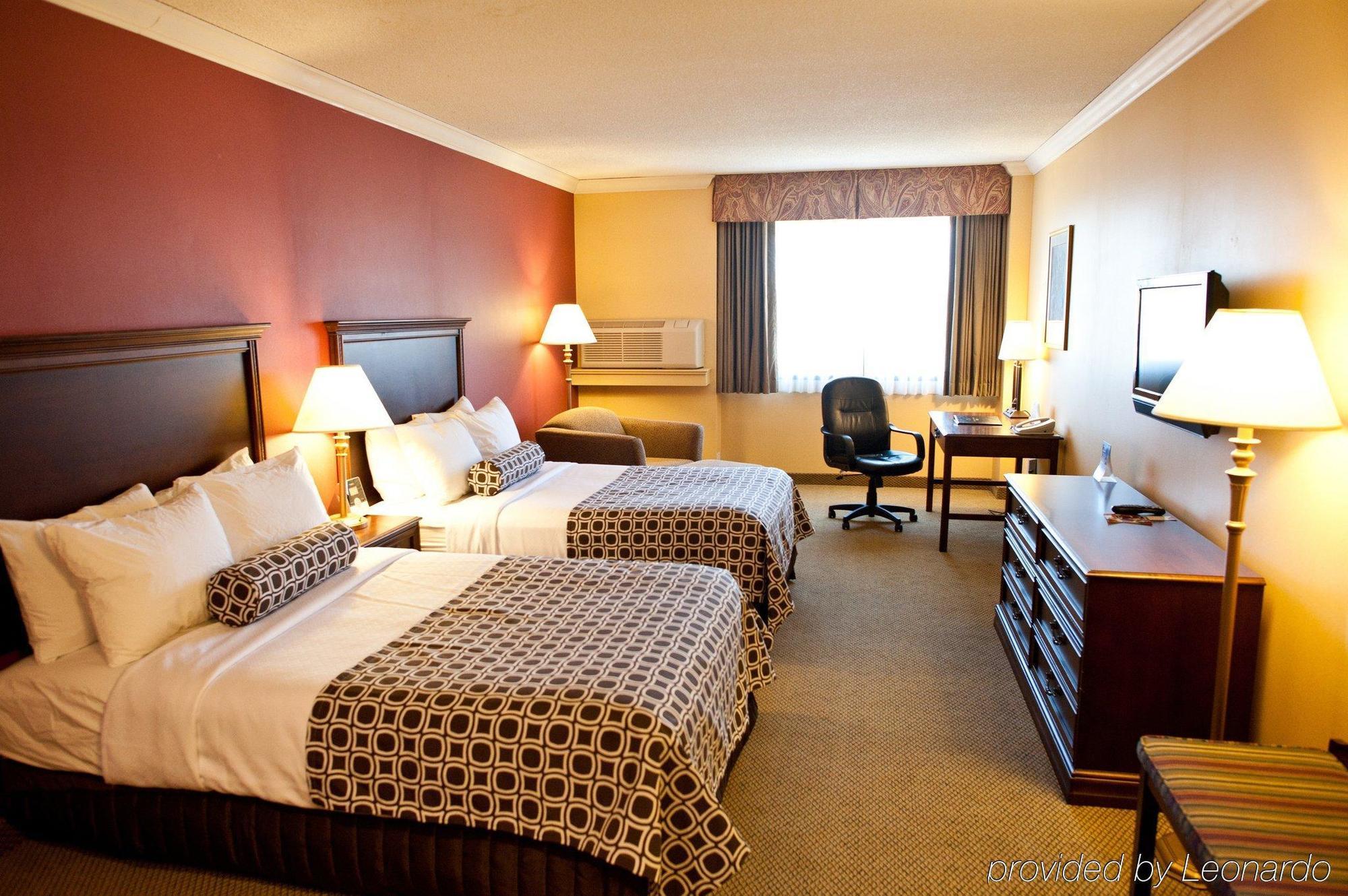 Crowne Plaza Edison By Ihg Hotel Exterior photo